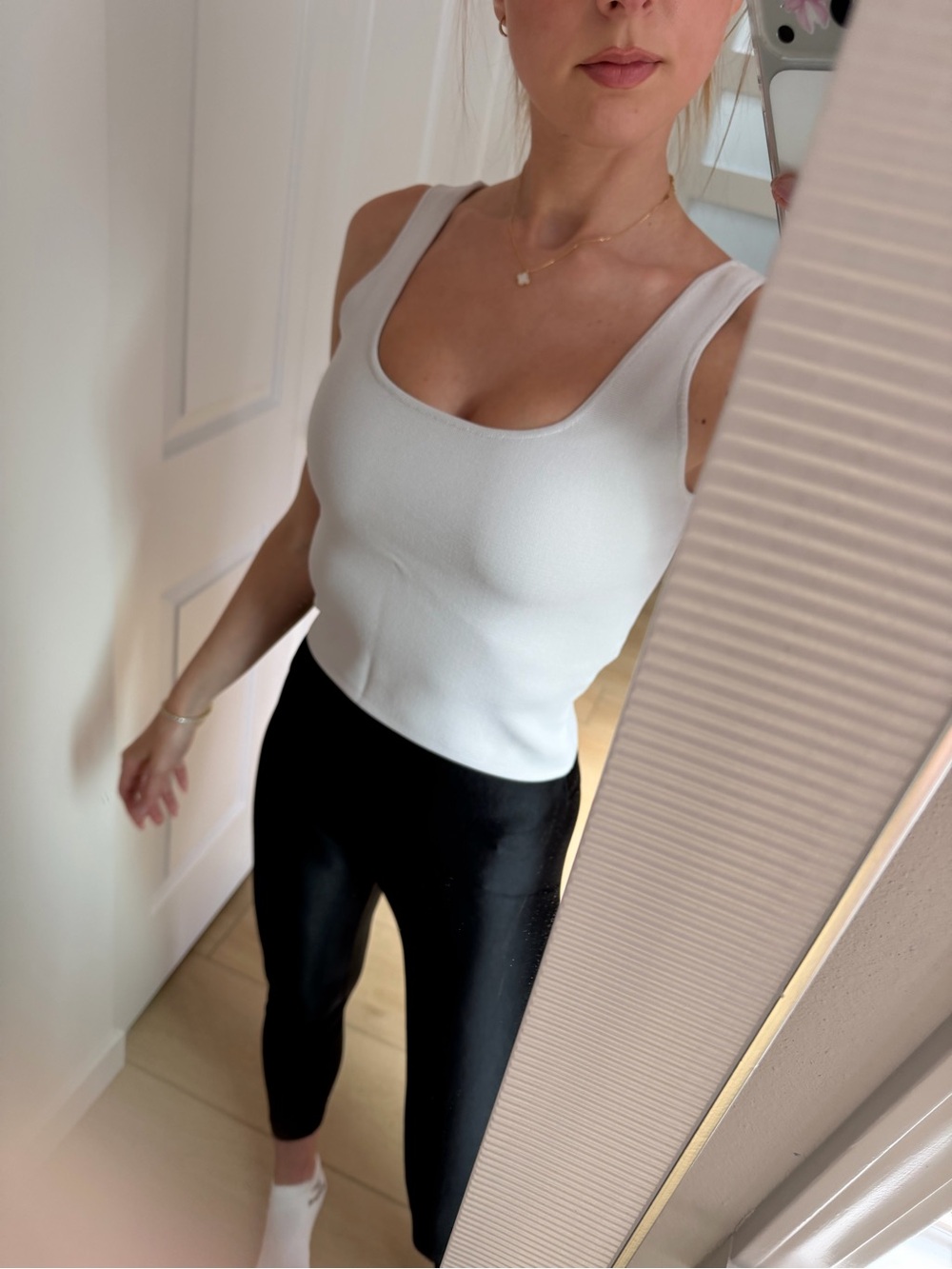 House of Harlow 1960 White Scoop Neck Ribbed Tank